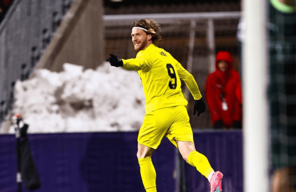 包含阿扎伦卡爆冷击败曼联那不勒斯状态回暖备战中超，网友：AC米兰迎欧冠关键赛的词条